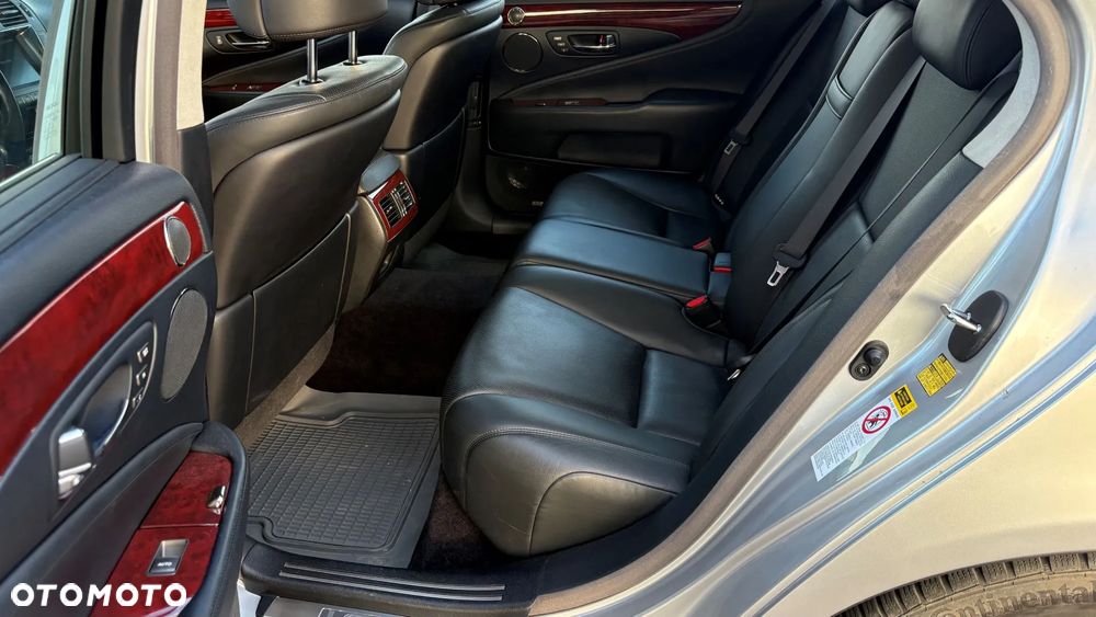 Lexus LS 460 Prestige - 29
