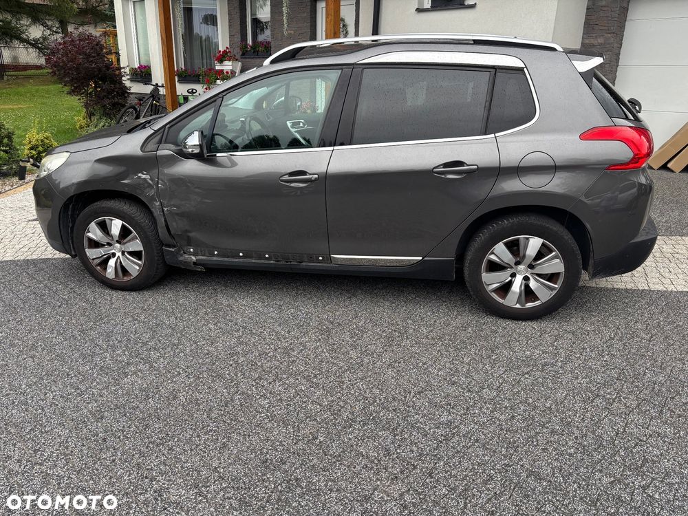 Peugeot 2008 - 8
