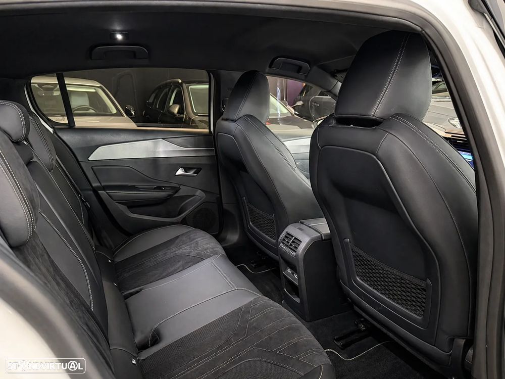 Peugeot 308 1.6 Hybrid GT Pack e-EAT8 - 8