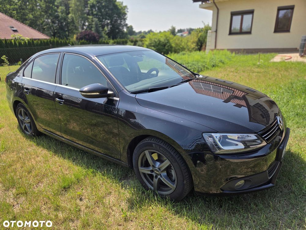 Volkswagen Jetta - 4