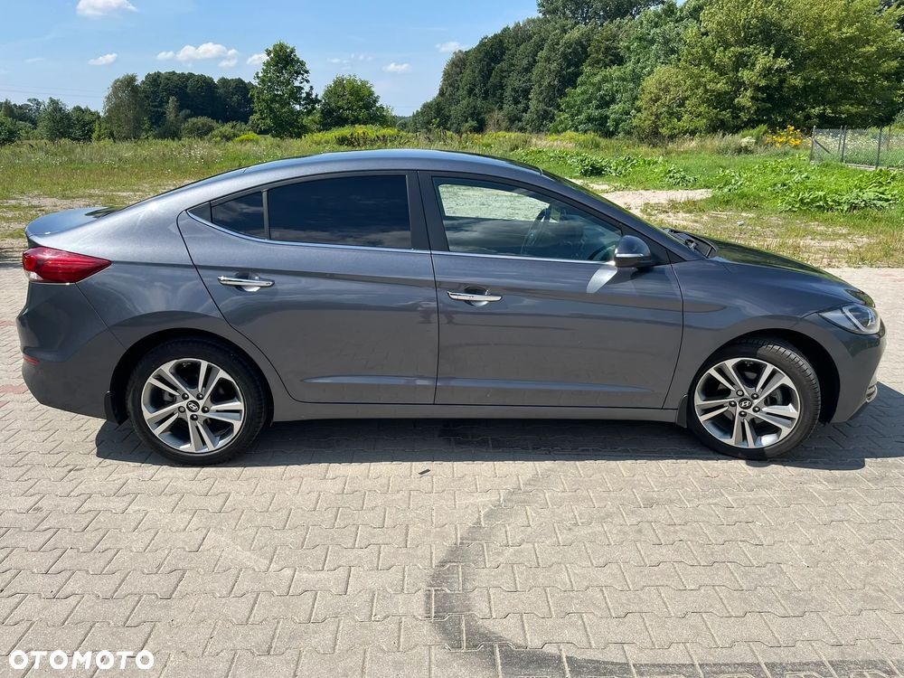 Hyundai Elantra 1.6 Style - 4