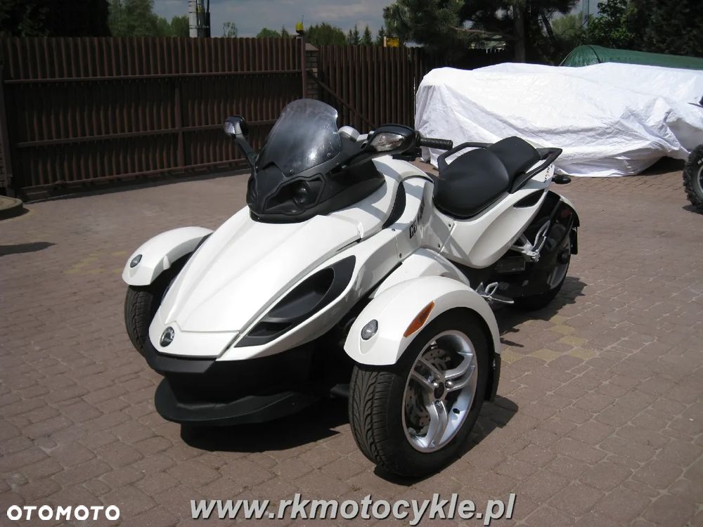 Can-Am Spyder - 16