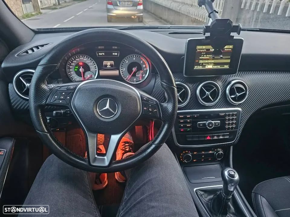 Mercedes-Benz A 200 d AMG Line - 5
