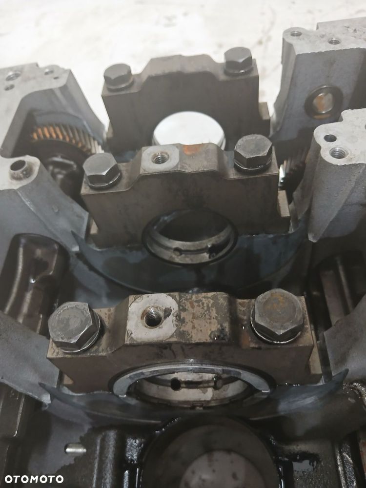 BLOK SILNIKA BMW X3 E83 2.0 D 7797922 - 16