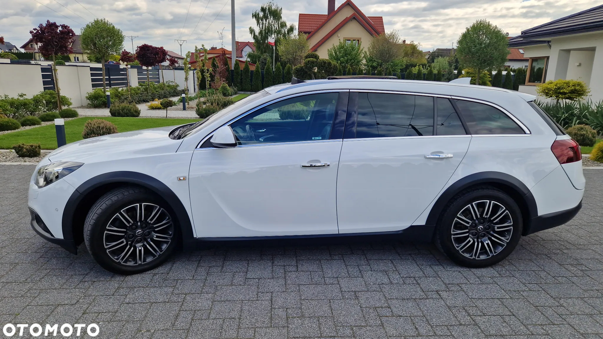 Opel Insignia Country Tourer 2.0 Diesel 4x4 Exclusive - 3