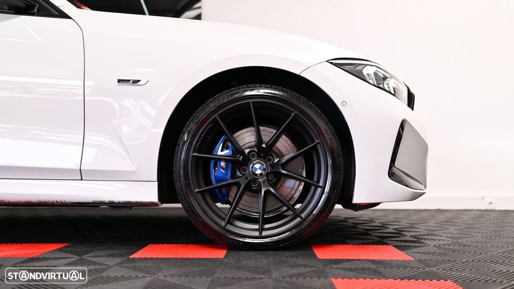 BMW 330 e Aut. M Sport - 22