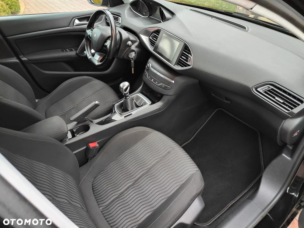 Peugeot 308 - 16