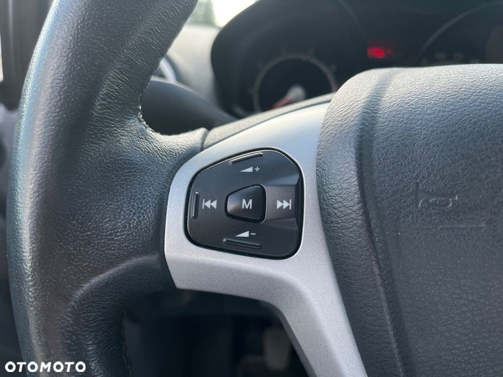 Ford Fiesta - 22
