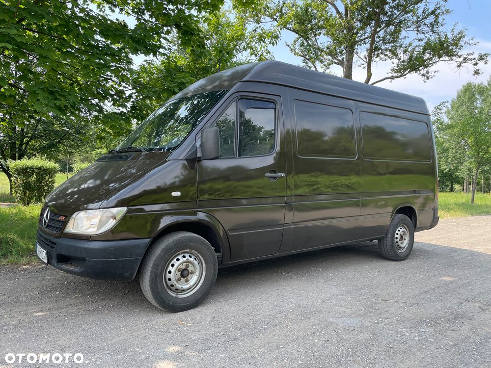 Mercedes-Benz Sprinter - 2