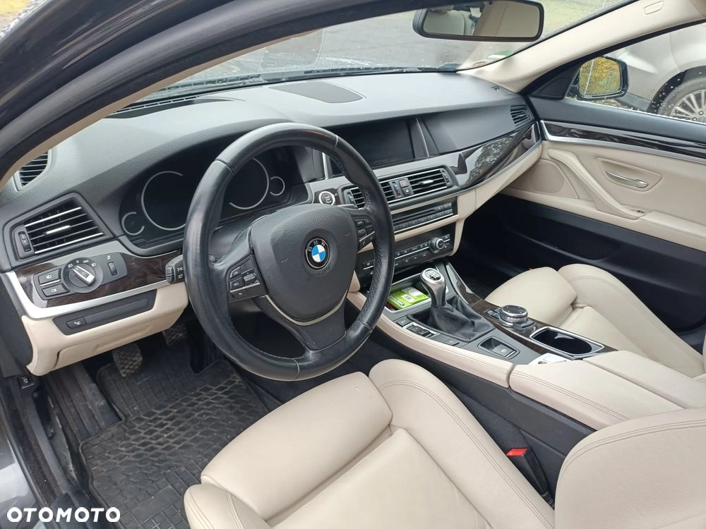 BMW Seria 5 520d Luxury Line - 15