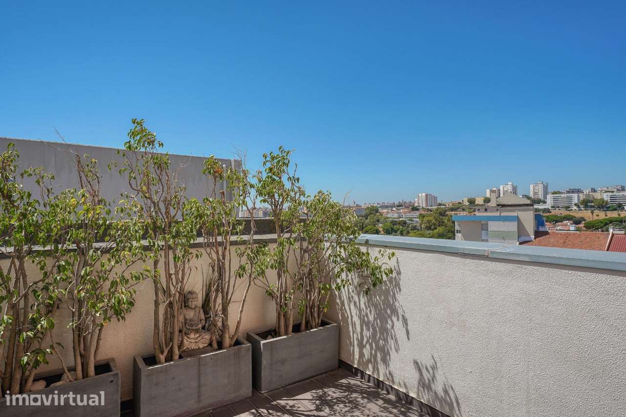 T2 com terraço privativo, garagem e elevador em Marvila - Grande imagem: 4/36
