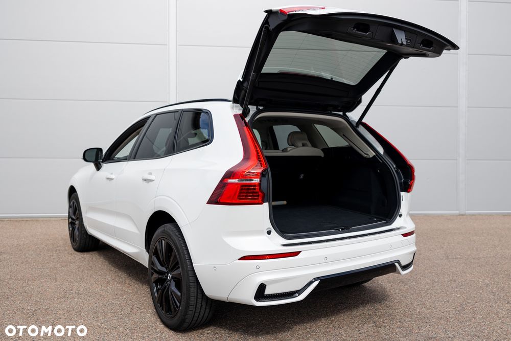 Volvo XC 60 B5 B AWD Plus Dark - 11