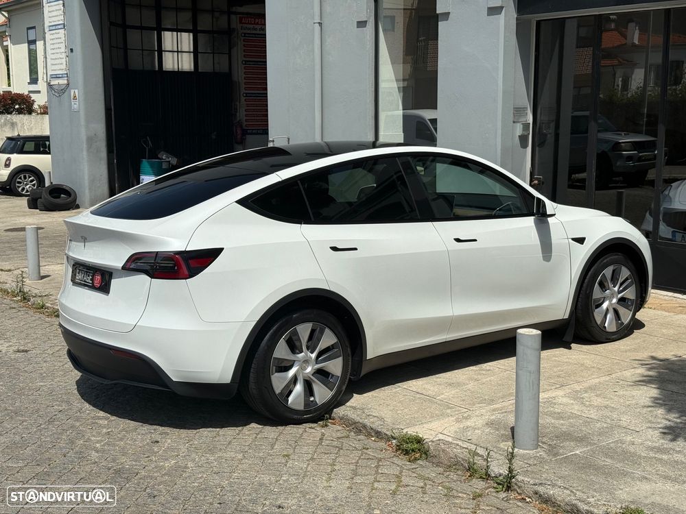 Tesla Model Y RWD - 10