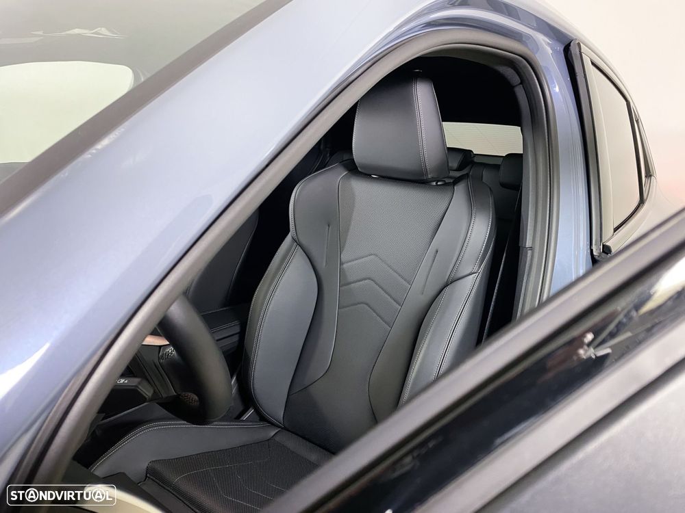 BMW iX2 eDrive20 Pack Desportivo M - 23