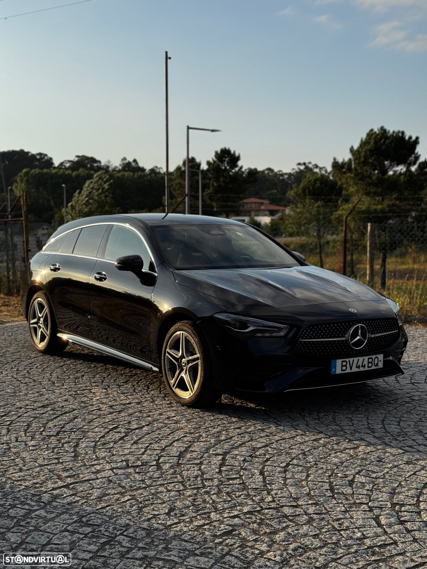 Mercedes-Benz CLA 250 e Shooting Brake AMG Line - 10