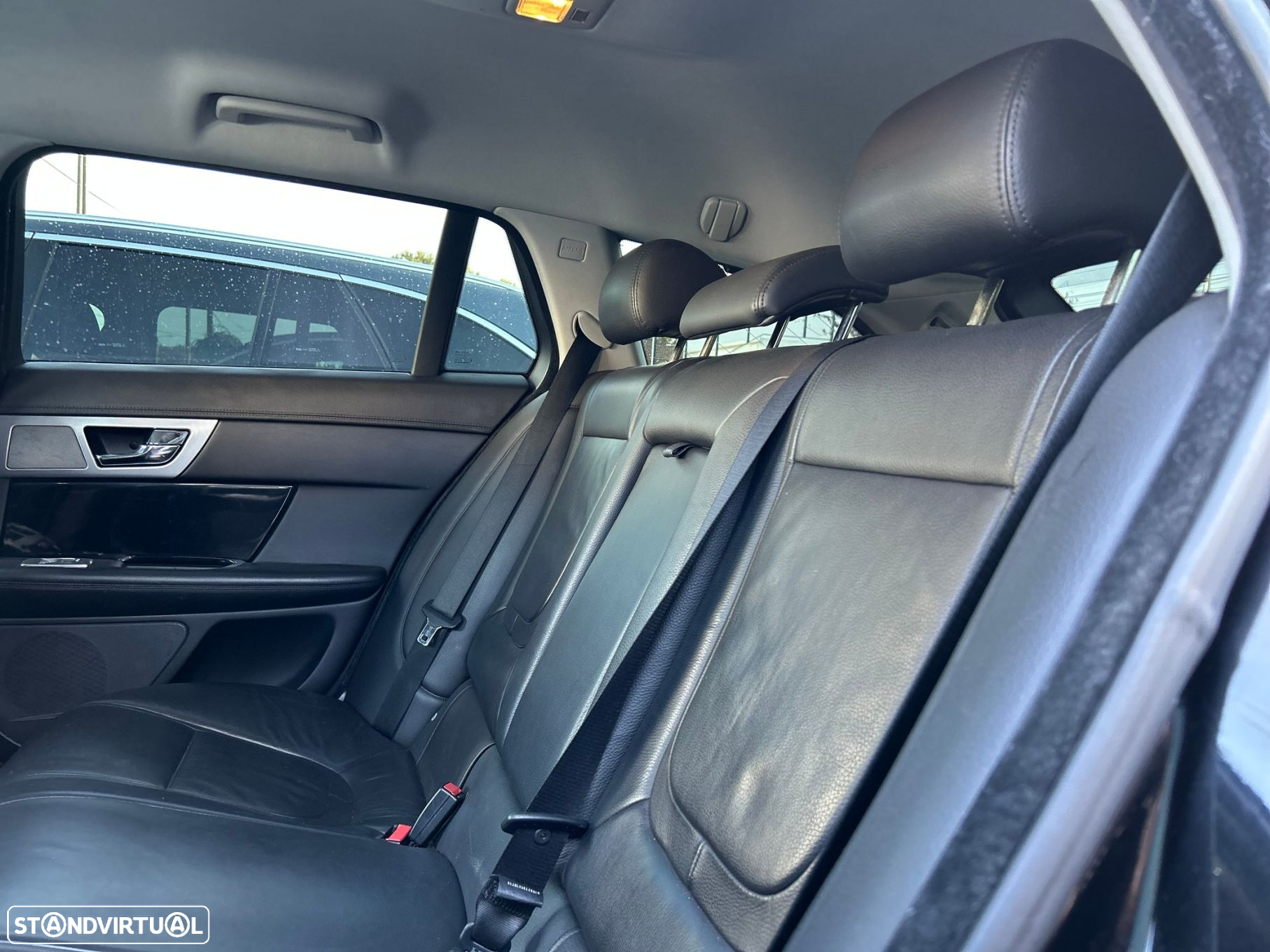 Jaguar XF Sportbrake 2.2 D R-Sport - 22
