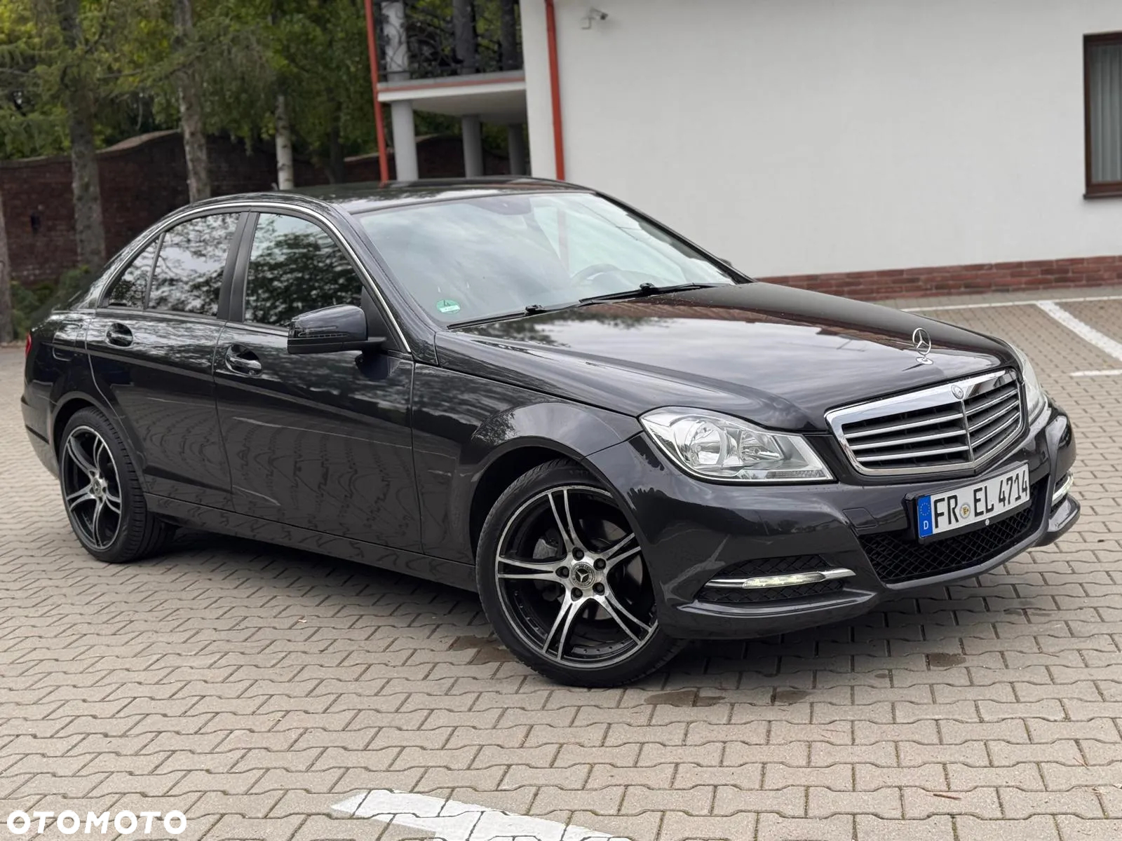 Mercedes-Benz Klasa C 180 CGI BlueEFFICIENCY - 2