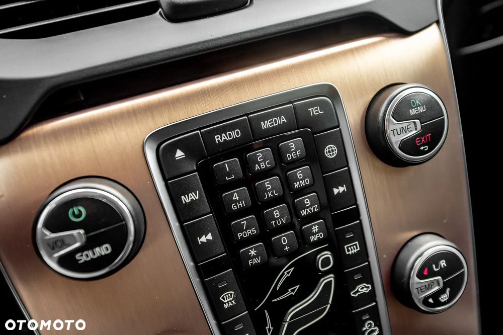 Volvo V40 Cross Country T5 AWD Geartronic Momentum - 23