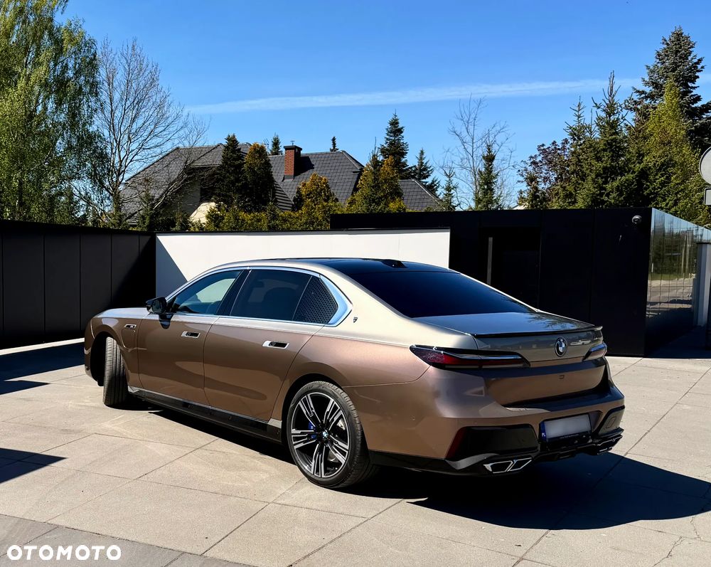 BMW Seria 7 M760e PHEV xDrive sport - 9