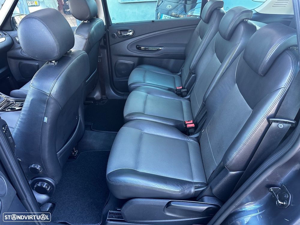 Ford S-Max 2.0 TDCi Titanium 7L - 20