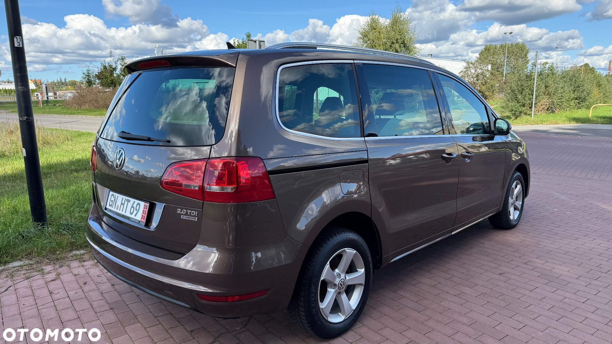 Volkswagen Sharan 2.0 TDI Comfortline DSG - 6