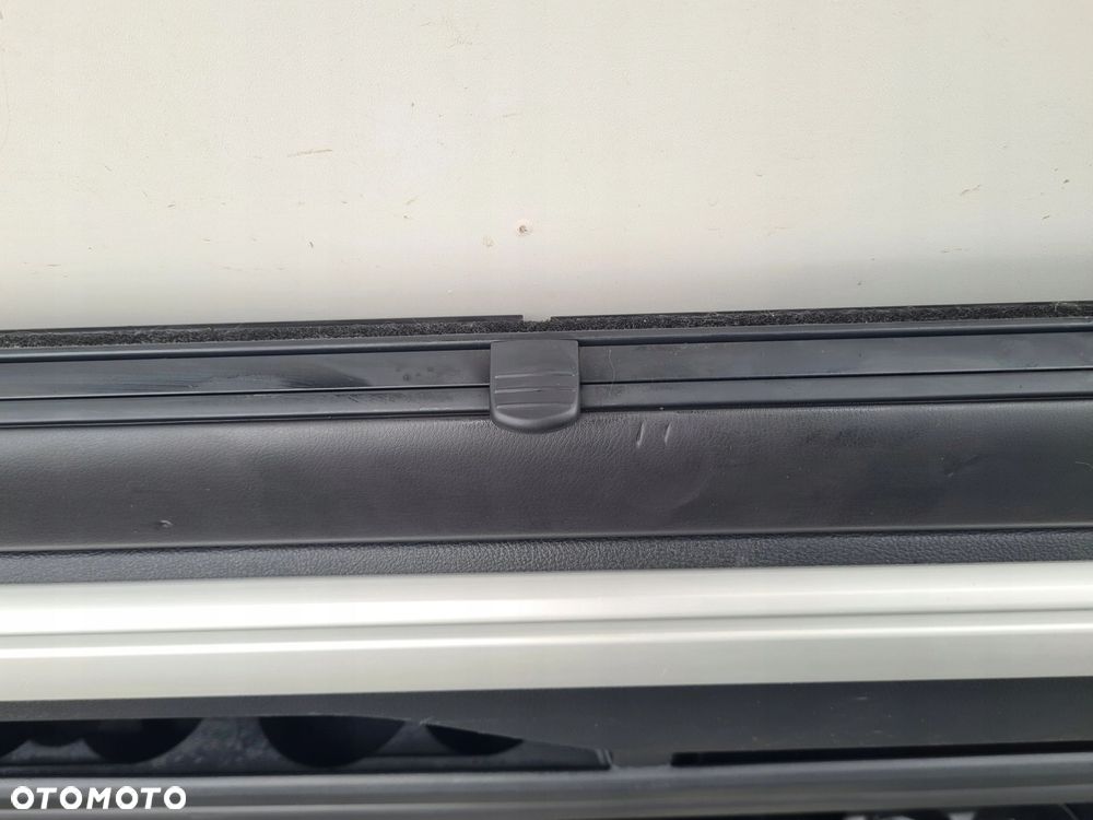 VW T5 T6 MULTIVAN STARTLINE tapicerka boczek lewy środek - 4