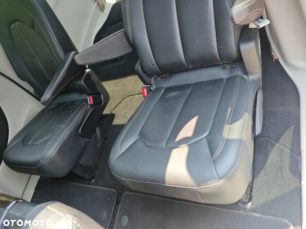 Chrysler Pacifica - 13
