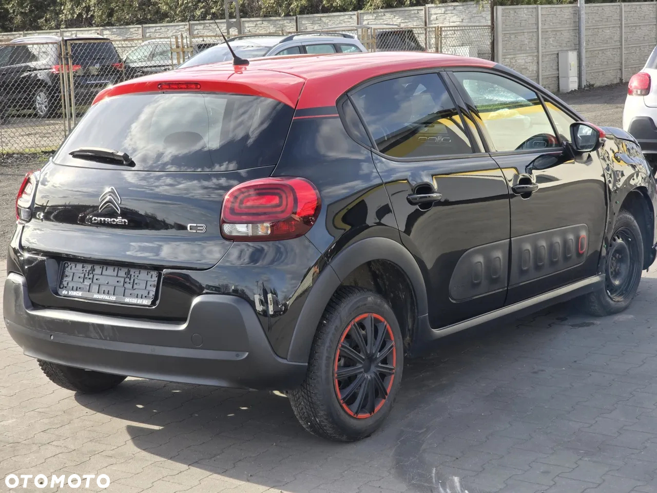 Citroën C3 Pure Tech 110 S&S EAT6 SHINE - 8