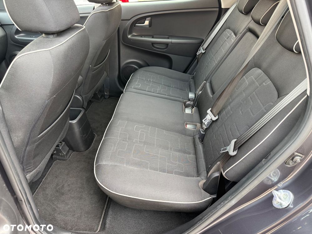 Kia Venga 1.6 L - 16