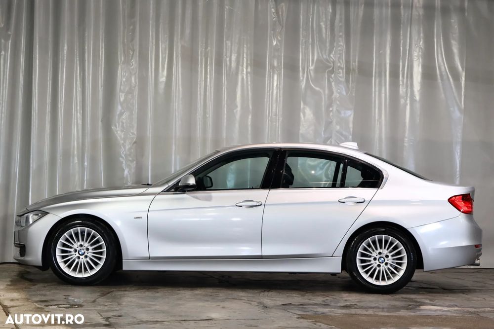 BMW Seria 3 320d Sport-Aut. Efficient Dynamics Edition Luxury Line - 40