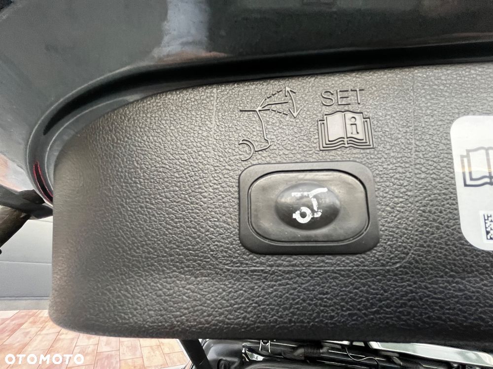 Ford Kuga 1.5 EcoBoost 2x4 ST-Line - 13