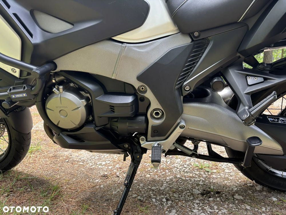 Honda VFR - 13