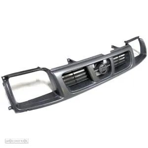 Grelha cinza Nissan Pickup D22 1997 a 2002 - 1