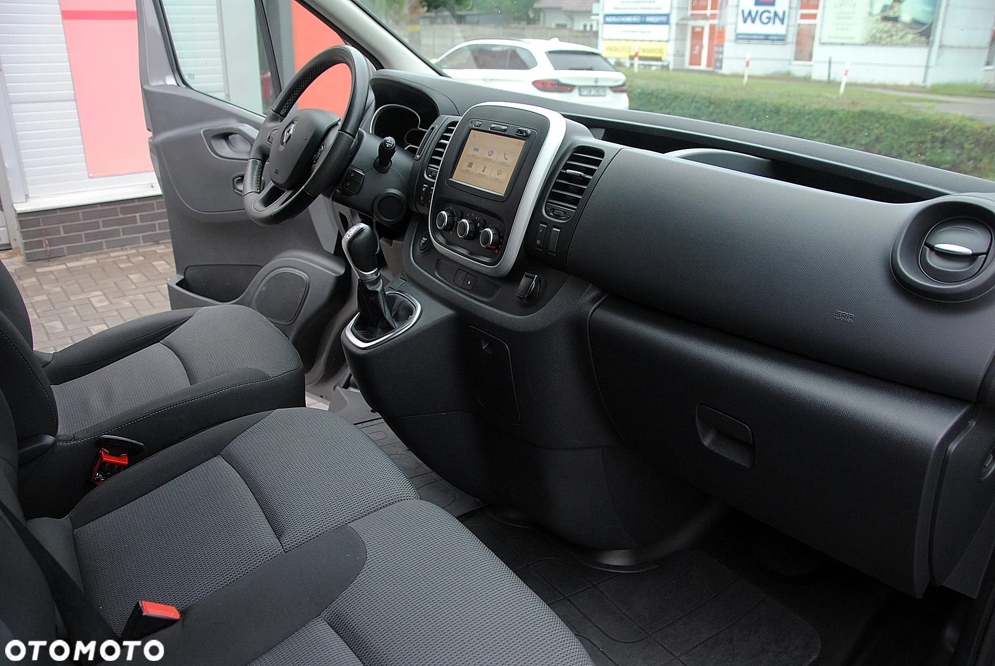Renault Trafic SpaceClass 2.0 dCi EDC - 12