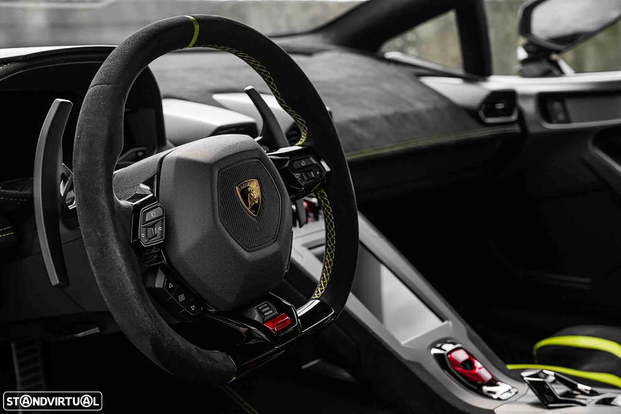 Lamborghini Huracán STO - 13