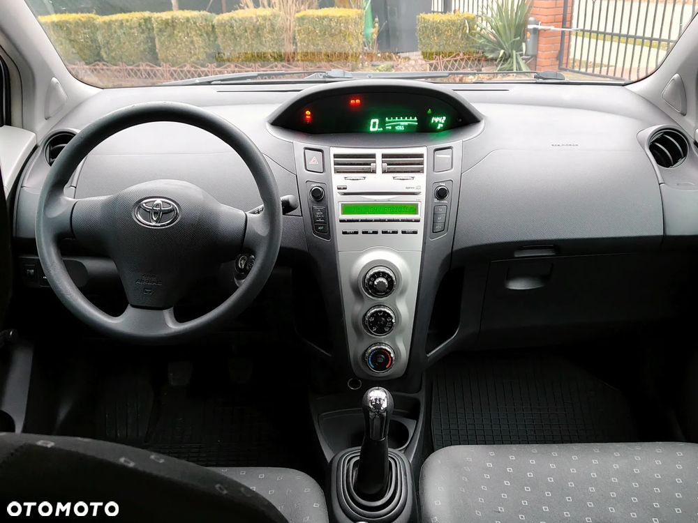 Toyota Yaris 1.3 Luna A/C - 16