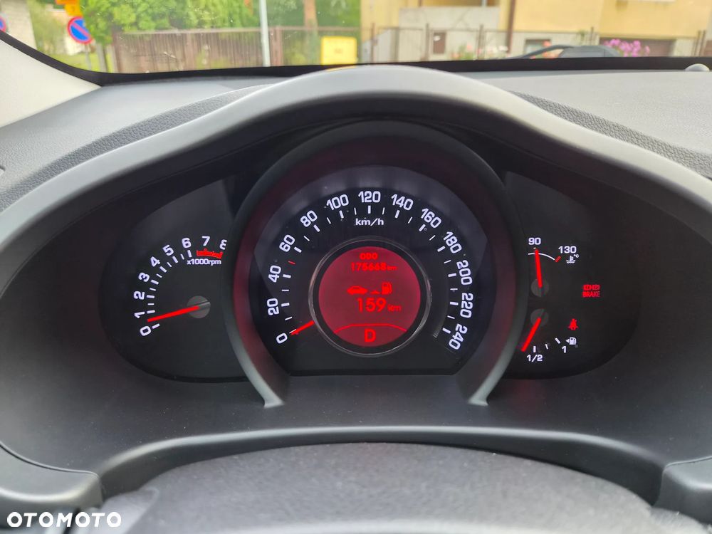 Kia Sportage 2.0 L - 39