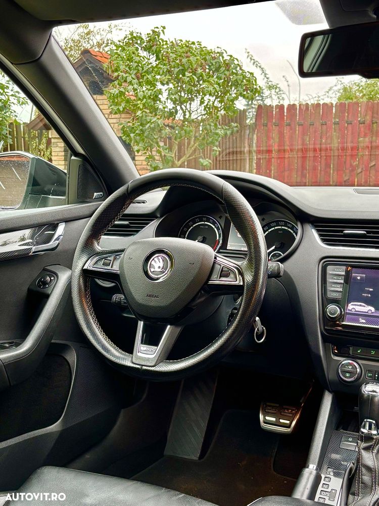 Skoda Octavia 2.0 TDI DSG RS - 9