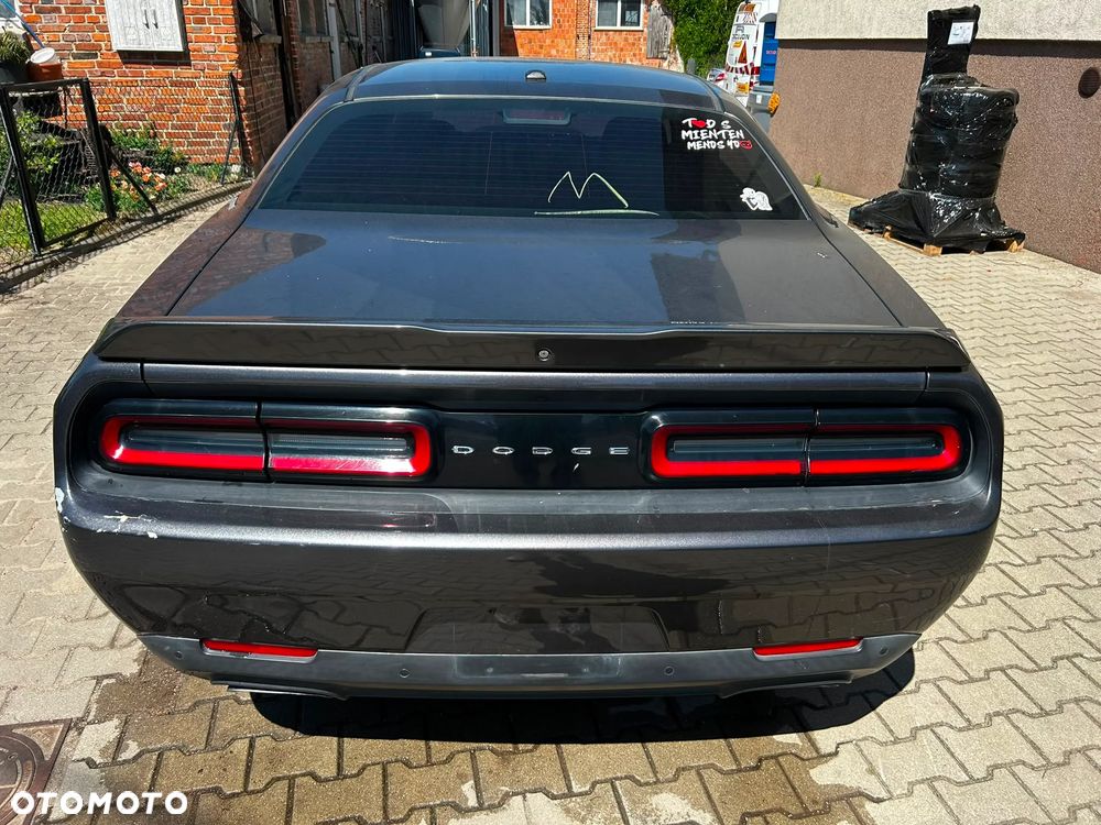 Dodge Challenger - 6