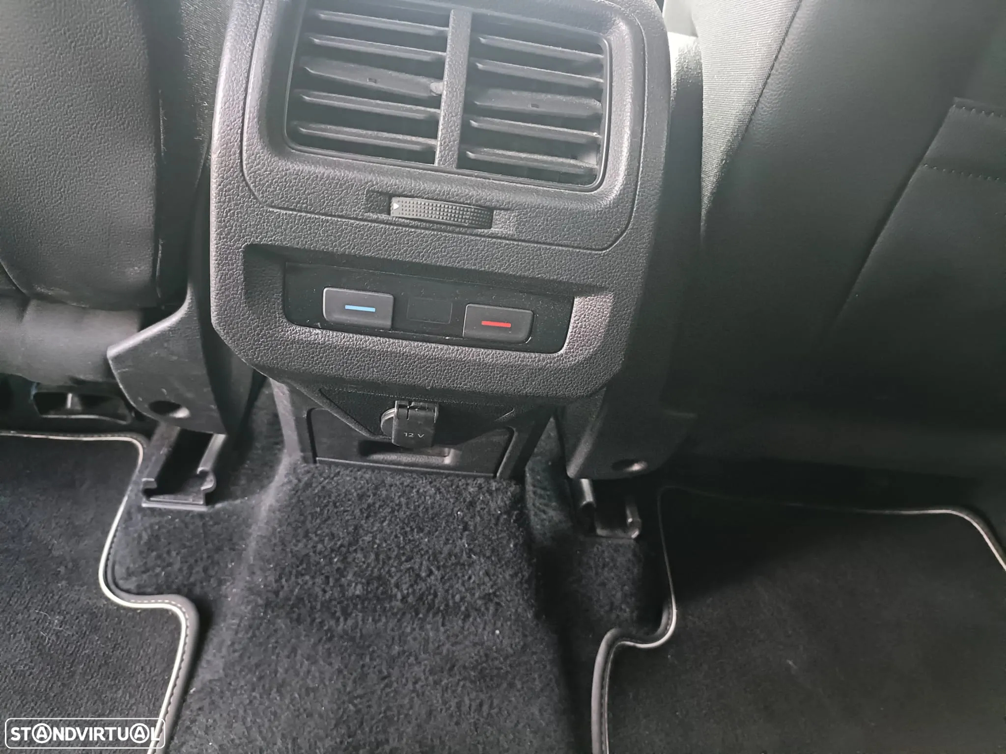 VW Touran 1.6 TDI Highline DSG - 15
