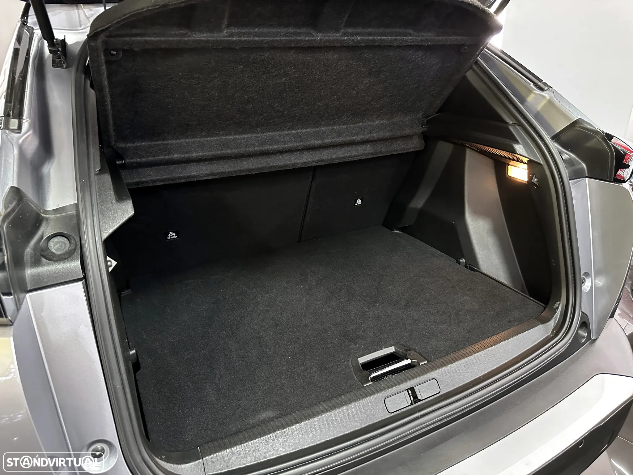 Peugeot e-2008 50 kWh GT Pack - 17