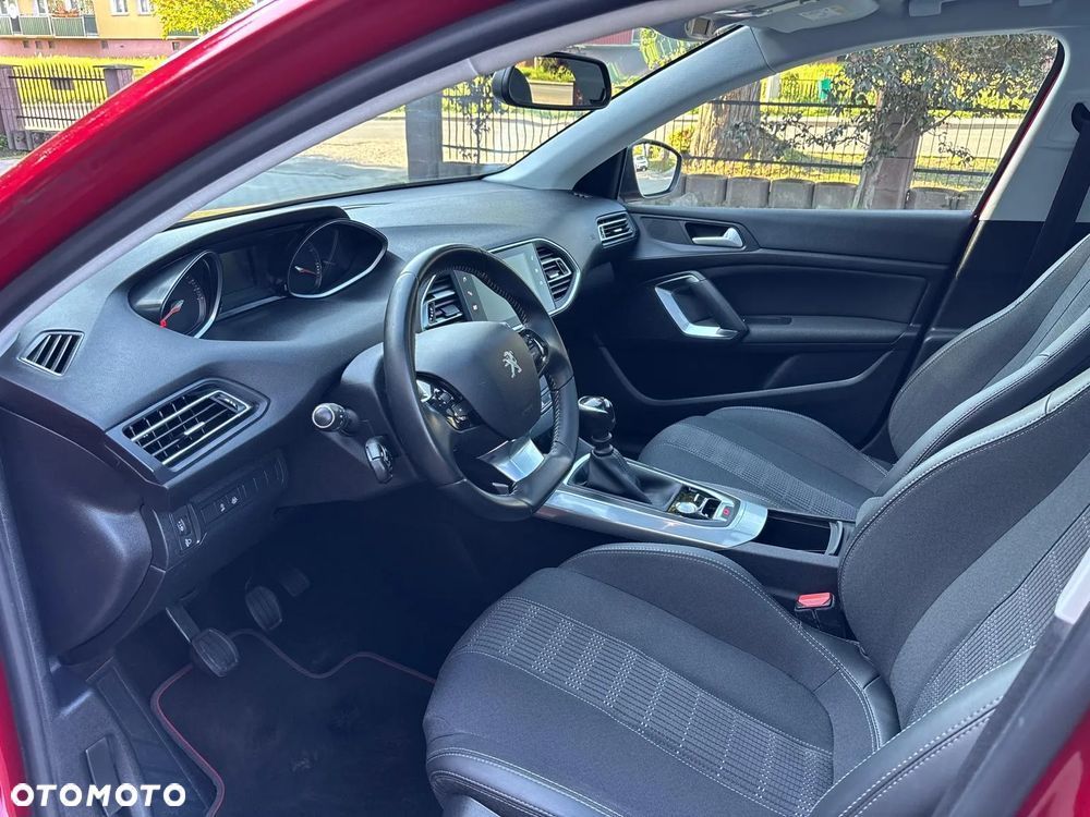Peugeot 308 1.2 PureTech GPF Allure S&S - 24