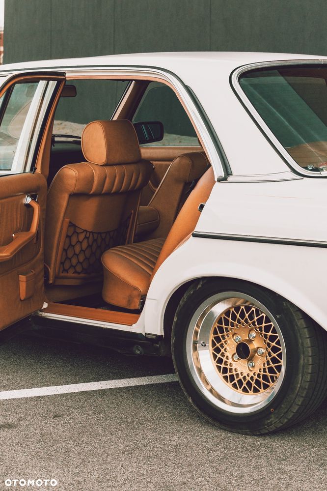 Mercedes-Benz W123 - 11