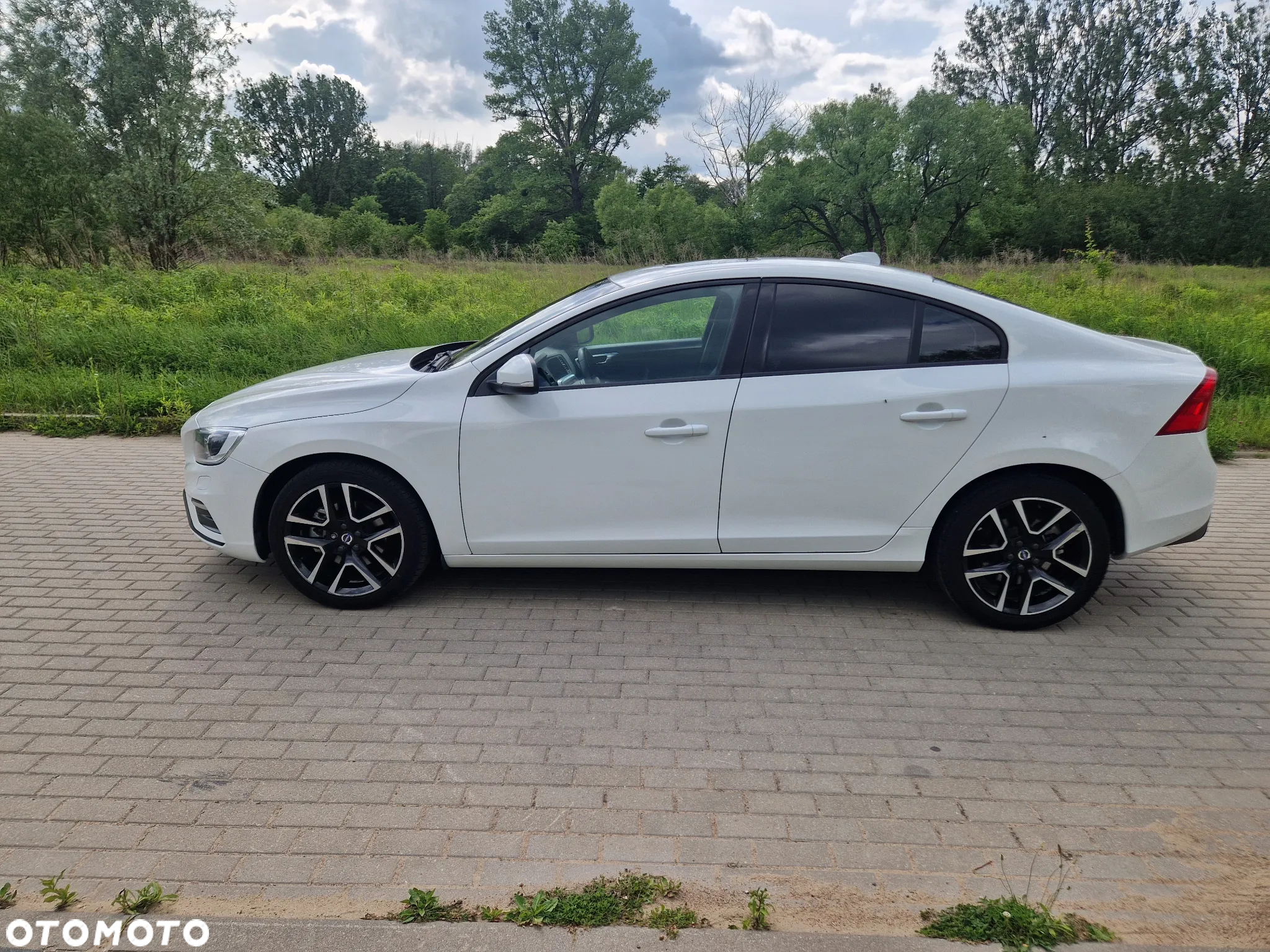 Volvo S60 T5 Drive-E Dynamic Edition (Momentum) - 4