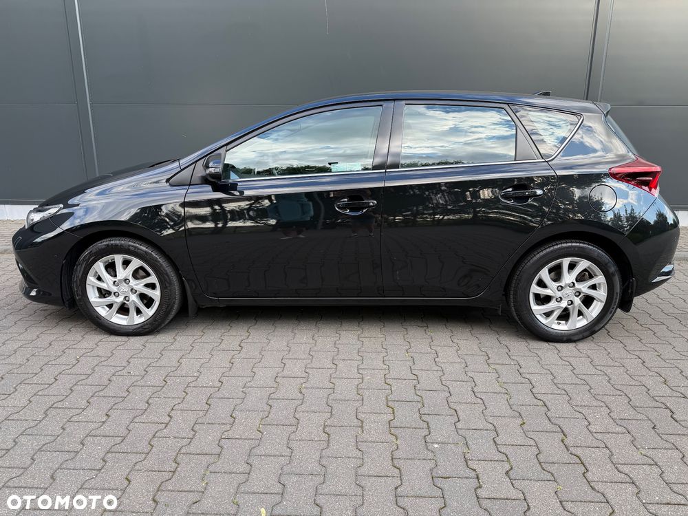 Toyota Auris 1.6 Premium - 8