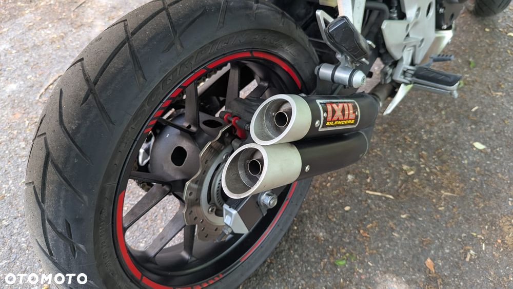 Honda CB - 12