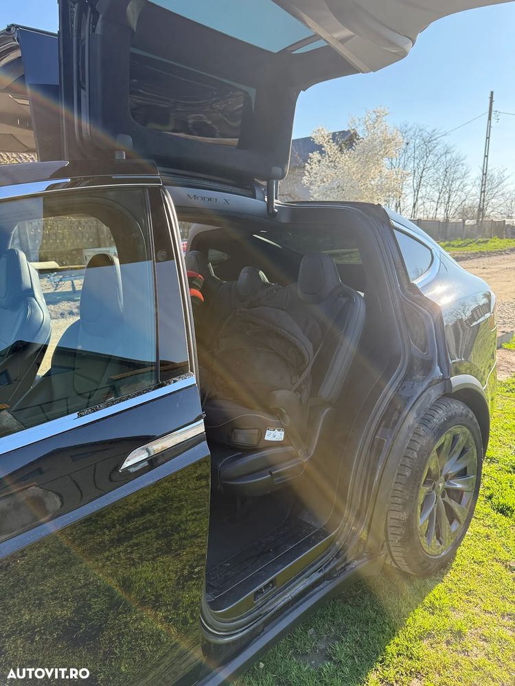 Tesla Model X Long Range - 24