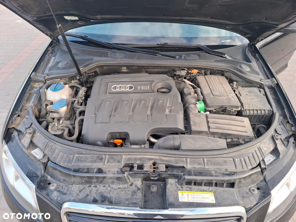 Audi A3 Sportback 1.6 TDI DPF Ambiente - 11