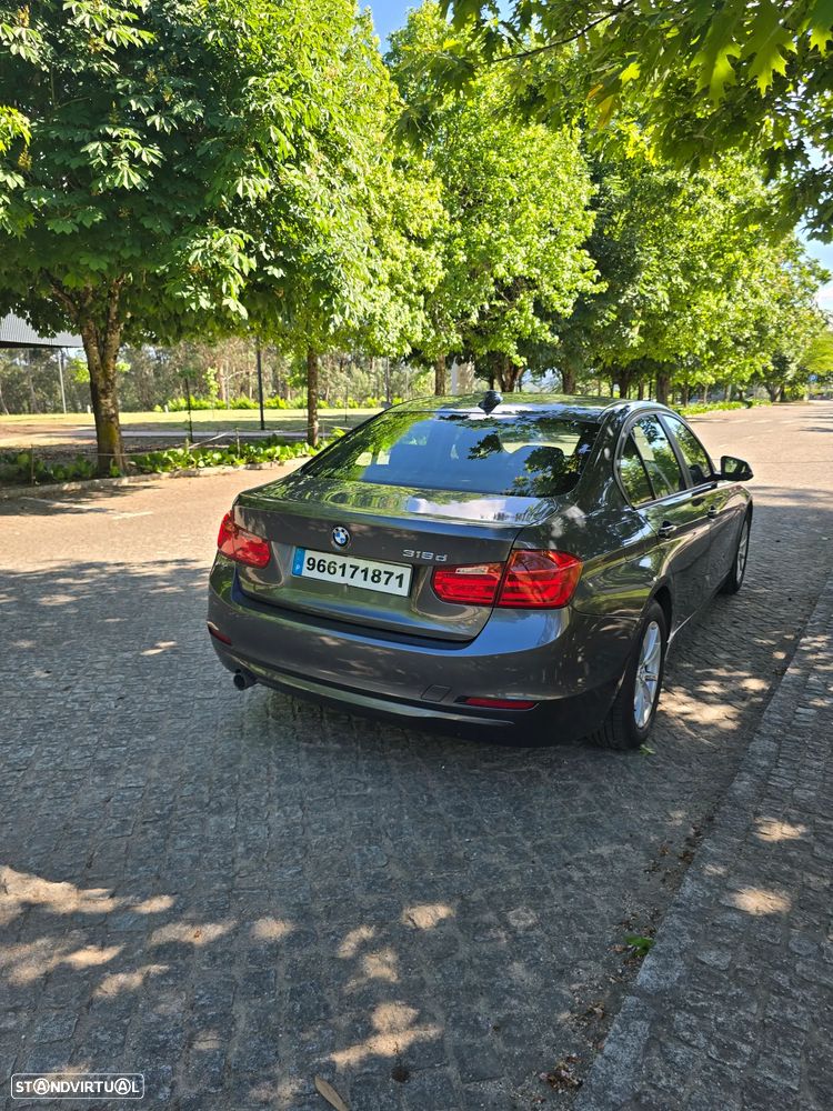 BMW 316 d Sport Line - 7
