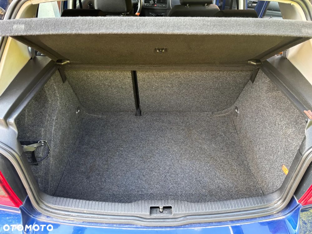 Volkswagen Golf 1.6 Comfortline - 6